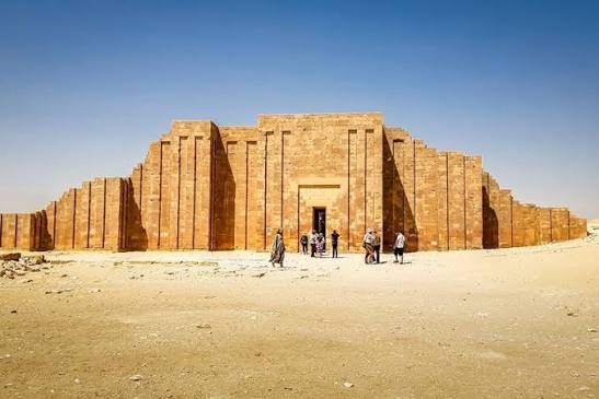 Ancient enclosure walls at the Memphis / Saqqara complex